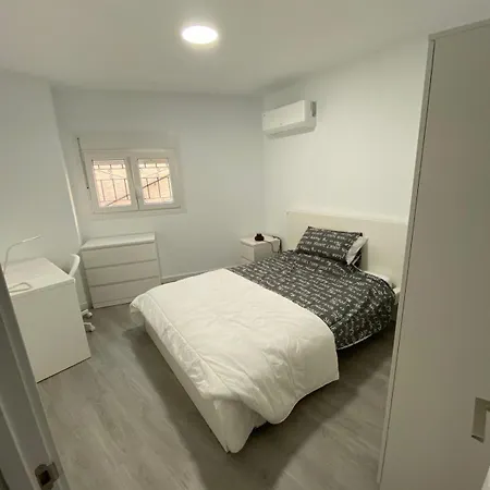 Urbanstay Castillo Apartment Malaga