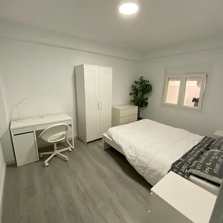 Urbanstay Castillo Apartment Malaga